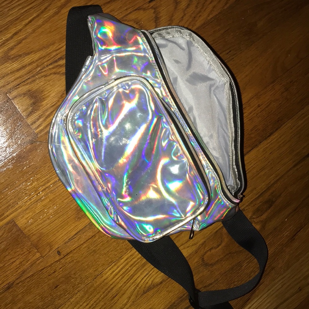 Holographic Fannypack